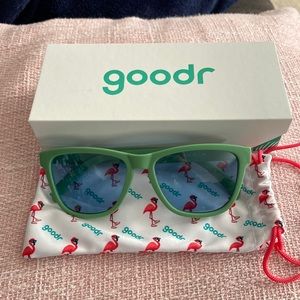 Goodr gangrene runner’s toe sunglasses 💚